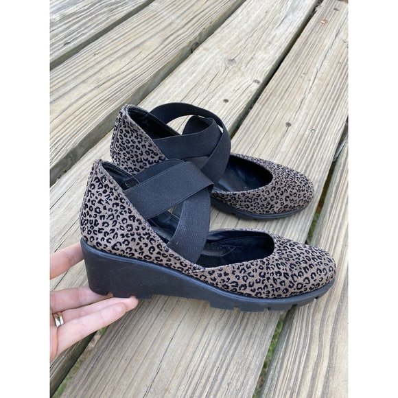 The FLEXX Get Back Cross-Cross Stretch Straps Suede Wedge Shoes Leopard Size 6.5 - Picture 3 of 7